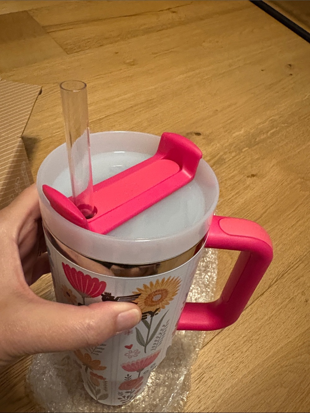 NIB Stanley Floral Pink and White The Quencher H2O Flowstate Tumbler 40 OZ. - Picture 4 of 6